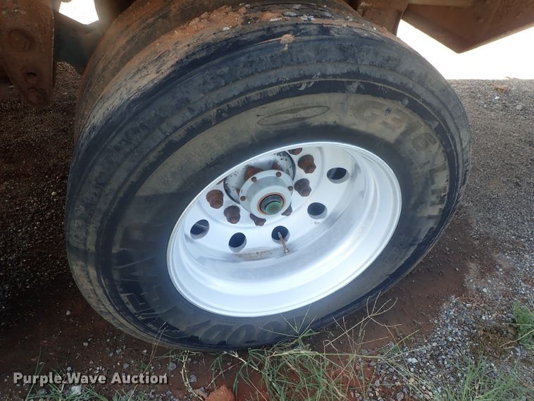 image for item DC1459 2002 Guthrie Wilkens GWFT50 walking floor trailer