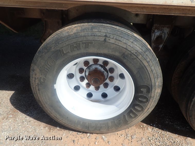 image for item DC1459 2002 Guthrie Wilkens GWFT50 walking floor trailer