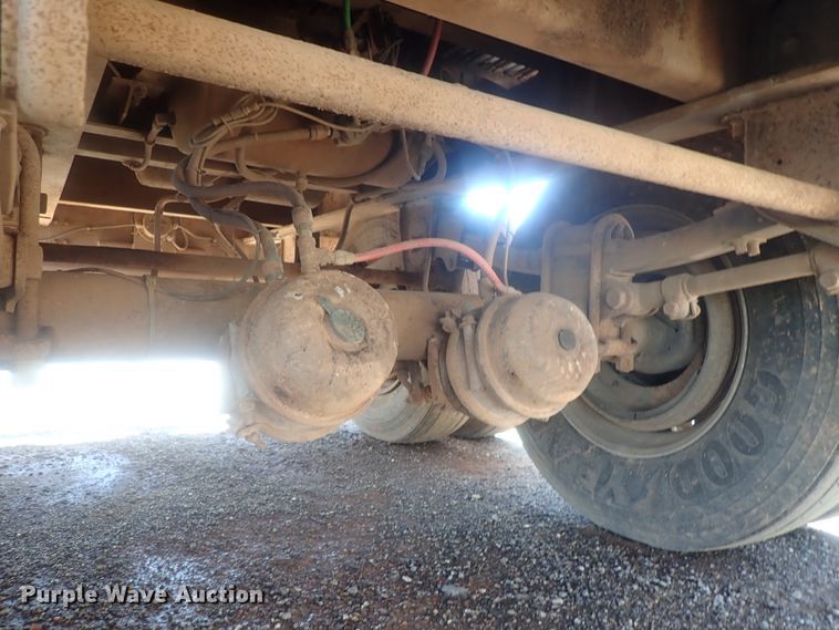 image for item DC1460 2002 Guthrie Wilkens GWFT50 walking floor trailer