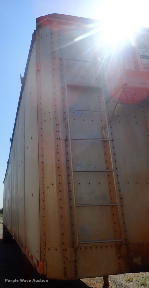 image for item DC1460 2002 Guthrie Wilkens GWFT50 walking floor trailer