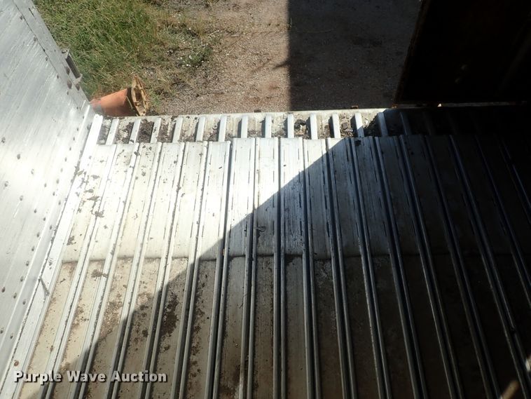 image for item DC1461 2002 Guthrie Wilkens GWFT50 walking floor trailer