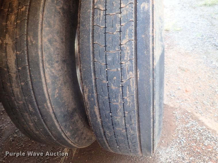 image for item DC1461 2002 Guthrie Wilkens GWFT50 walking floor trailer