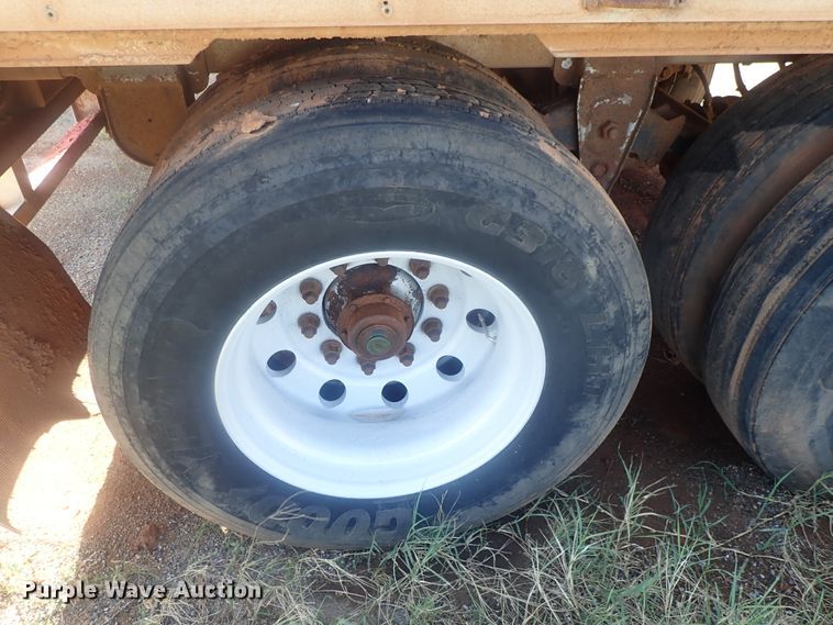 image for item DC1461 2002 Guthrie Wilkens GWFT50 walking floor trailer