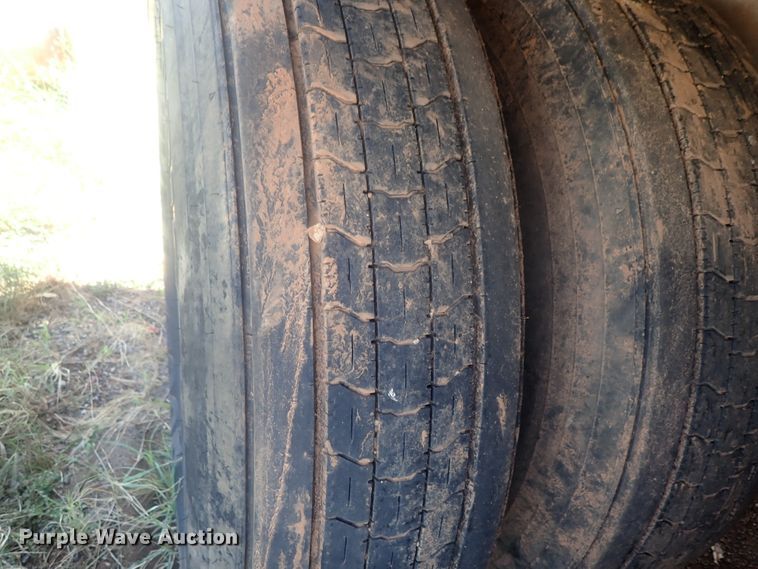 image for item DC1461 2002 Guthrie Wilkens GWFT50 walking floor trailer