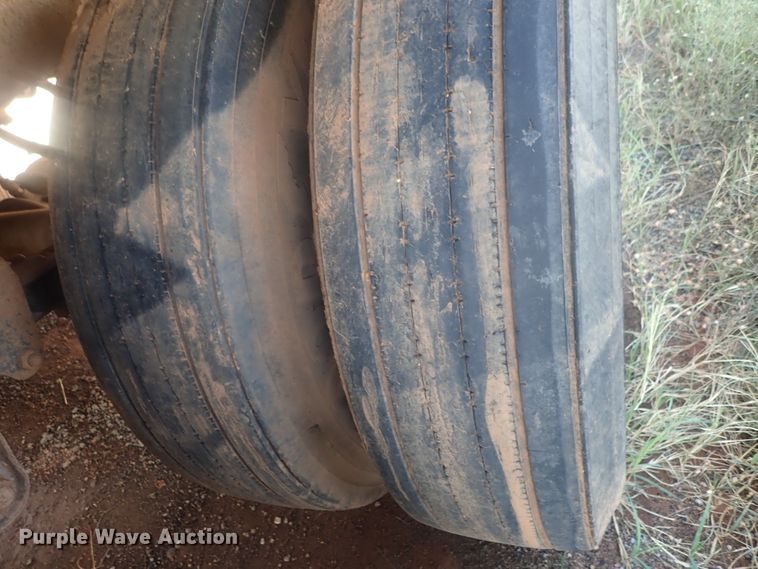 image for item DC1461 2002 Guthrie Wilkens GWFT50 walking floor trailer