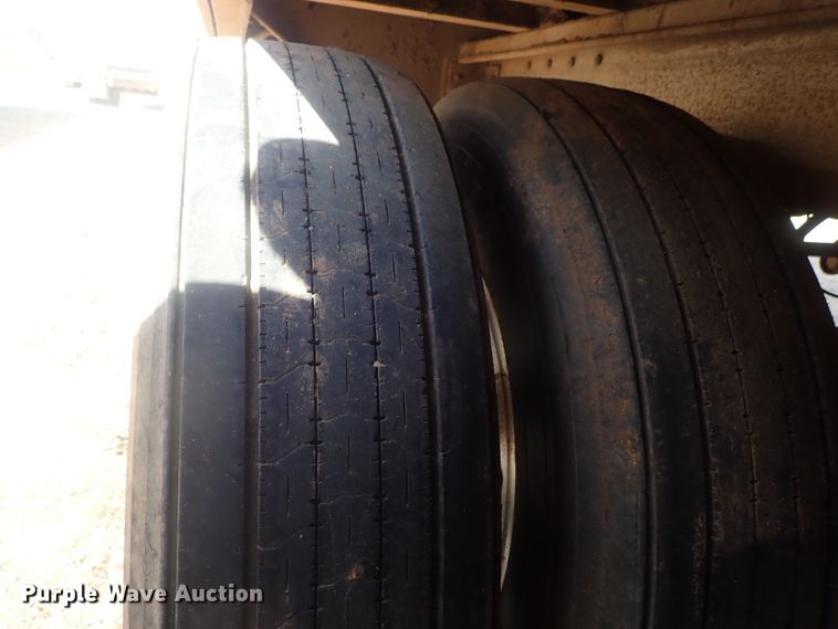 image for item DC1462 2002 Guthrie Wilkens GWFT50 walking floor trailer