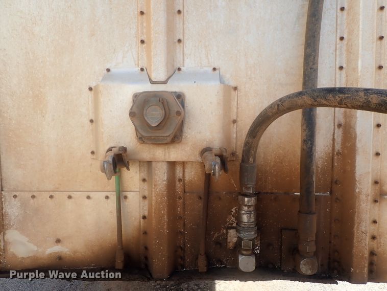 image for item DC1463 2002 Guthrie Wilkens GWFT50 walking floor trailer