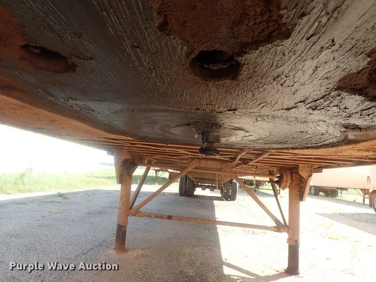 image for item DC1463 2002 Guthrie Wilkens GWFT50 walking floor trailer