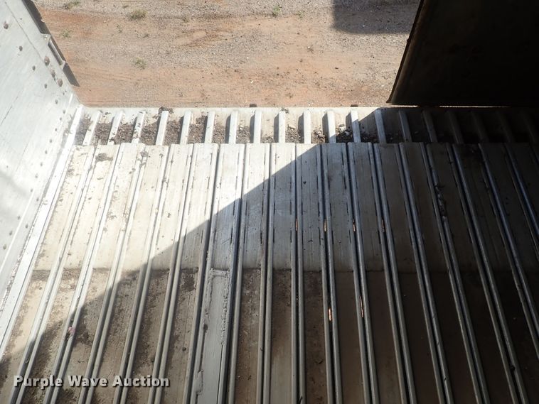 image for item DC1463 2002 Guthrie Wilkens GWFT50 walking floor trailer