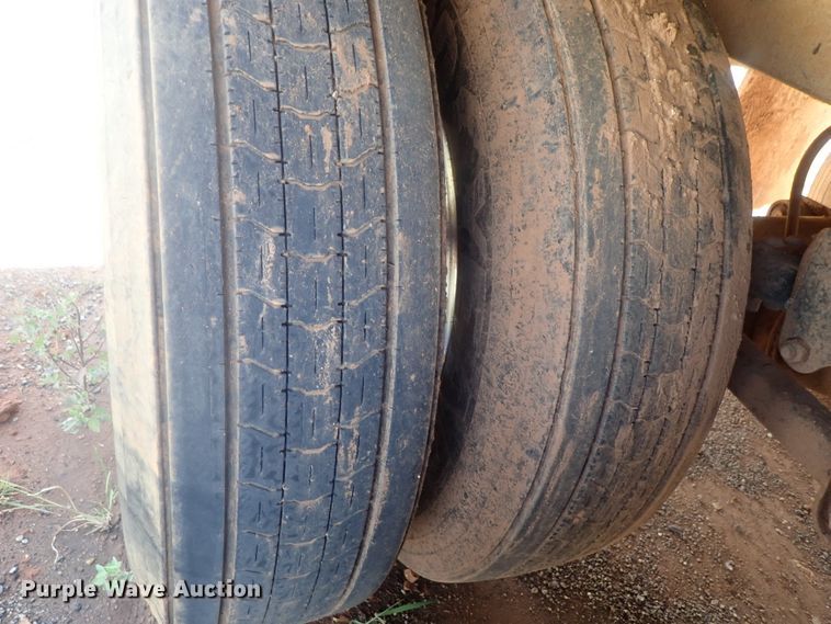 image for item DC1463 2002 Guthrie Wilkens GWFT50 walking floor trailer