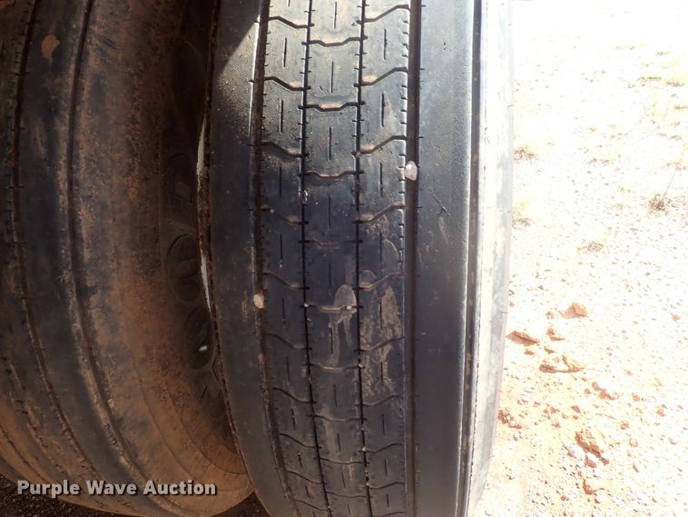 image for item DC1463 2002 Guthrie Wilkens GWFT50 walking floor trailer