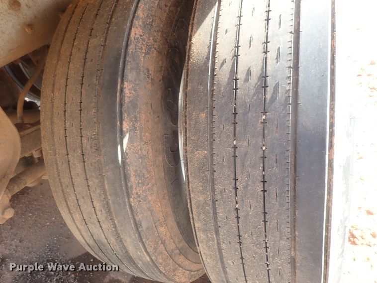 image for item DC1463 2002 Guthrie Wilkens GWFT50 walking floor trailer