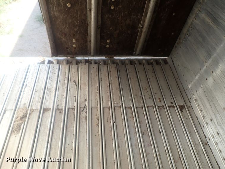 image for item DC1464 2002 Guthrie Wilkens GWFT50 walking floor trailer