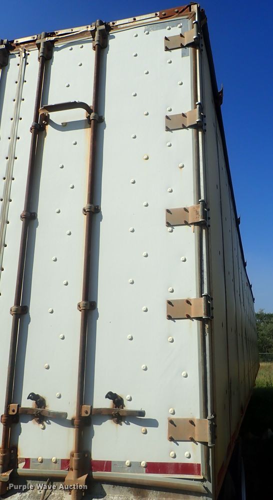 image for item DC1464 2002 Guthrie Wilkens GWFT50 walking floor trailer