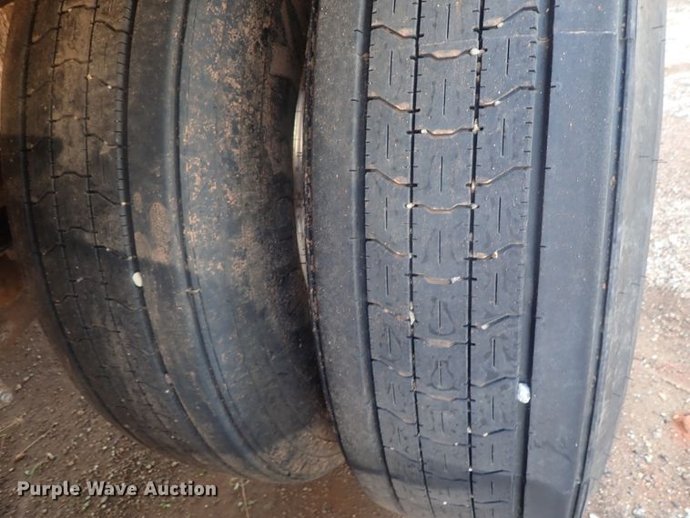 image for item DC1464 2002 Guthrie Wilkens GWFT50 walking floor trailer