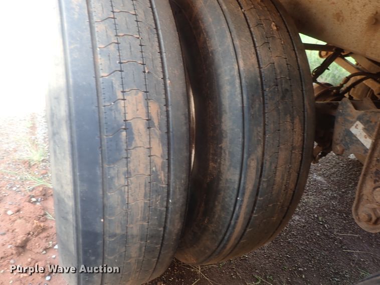 image for item DC1464 2002 Guthrie Wilkens GWFT50 walking floor trailer