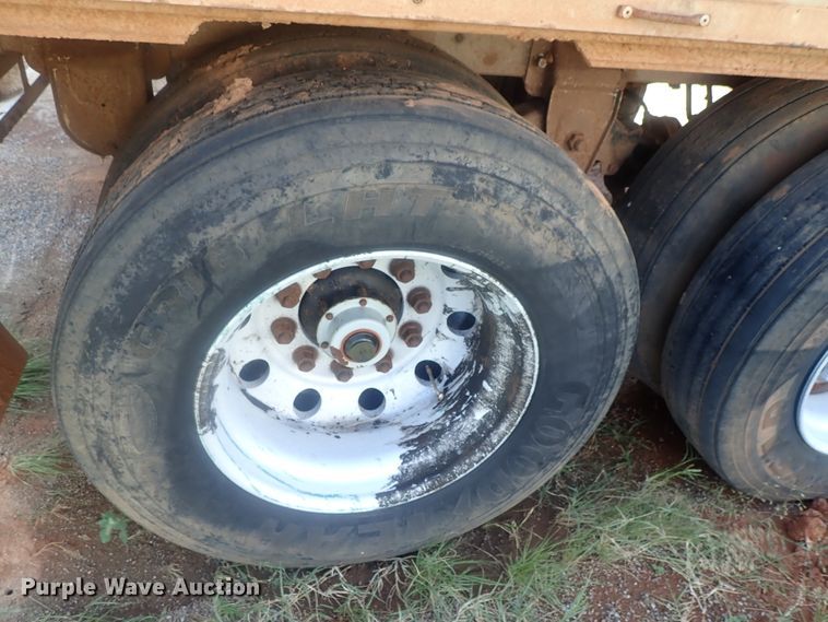 image for item DC1464 2002 Guthrie Wilkens GWFT50 walking floor trailer