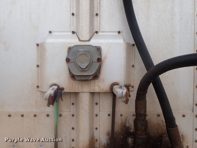 image for item DC1465 2002 Guthrie Wilkens GWFT50 walking floor trailer