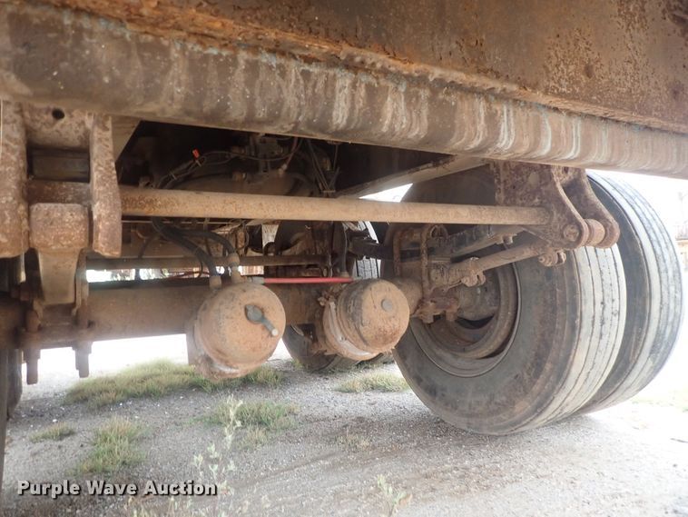 image for item DC1465 2002 Guthrie Wilkens GWFT50 walking floor trailer