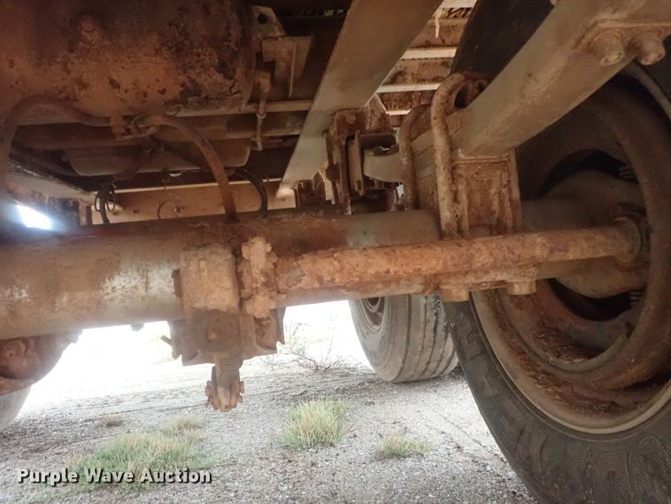 image for item DC1465 2002 Guthrie Wilkens GWFT50 walking floor trailer