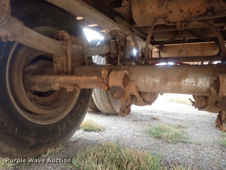 image for item DC1465 2002 Guthrie Wilkens GWFT50 walking floor trailer