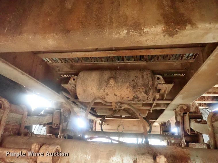 image for item DC1465 2002 Guthrie Wilkens GWFT50 walking floor trailer