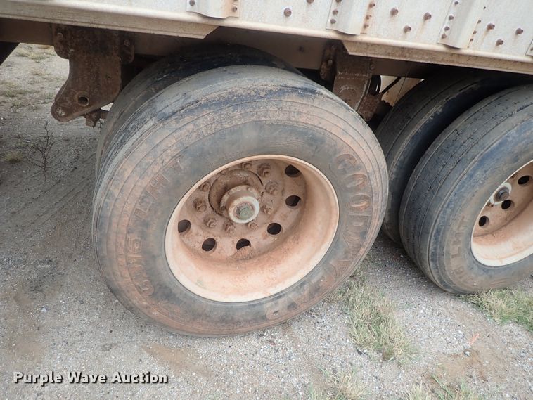 image for item DC1465 2002 Guthrie Wilkens GWFT50 walking floor trailer