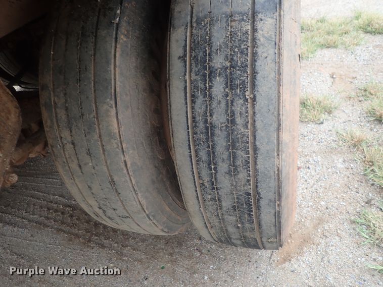 image for item DC1465 2002 Guthrie Wilkens GWFT50 walking floor trailer