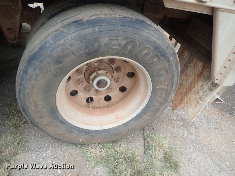 image for item DC1465 2002 Guthrie Wilkens GWFT50 walking floor trailer