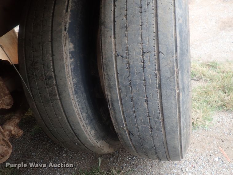 image for item DC1465 2002 Guthrie Wilkens GWFT50 walking floor trailer