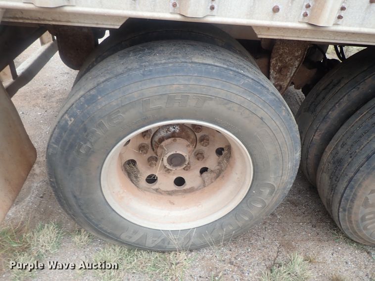 image for item DC1465 2002 Guthrie Wilkens GWFT50 walking floor trailer