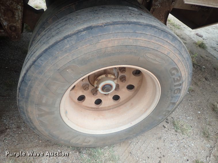 image for item DC1465 2002 Guthrie Wilkens GWFT50 walking floor trailer