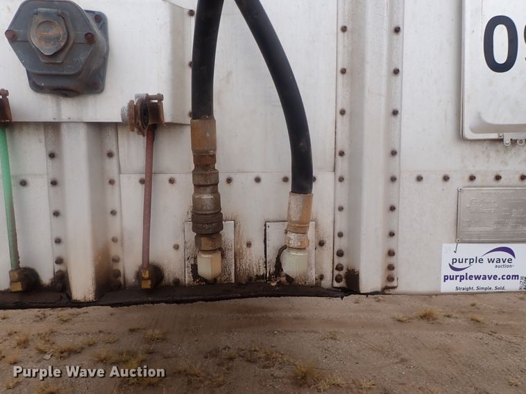 image for item DC1466 2002 Guthrie Wilkens GWFT50 walking floor trailer