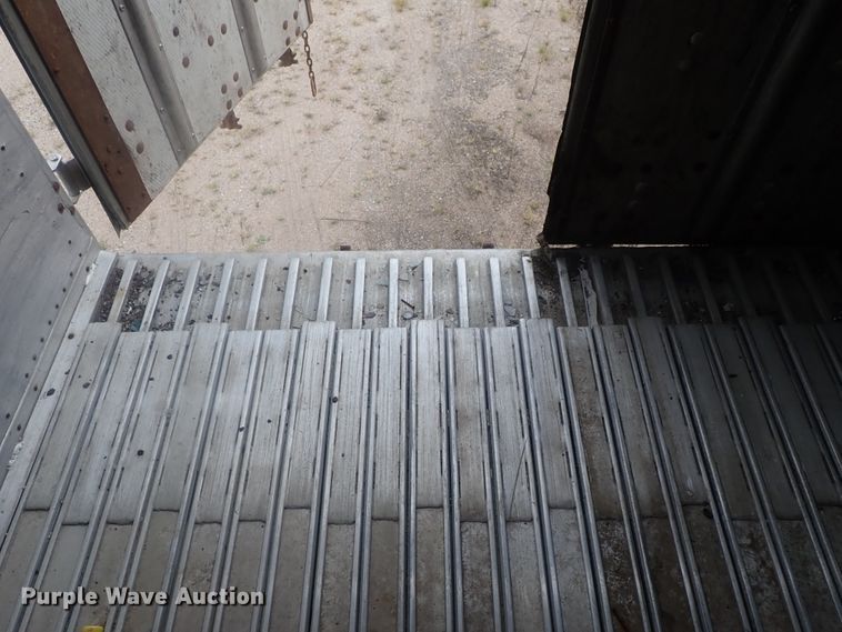 image for item DC1466 2002 Guthrie Wilkens GWFT50 walking floor trailer