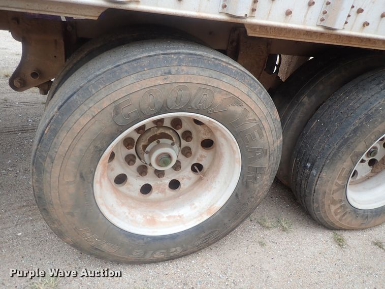 image for item DC1466 2002 Guthrie Wilkens GWFT50 walking floor trailer