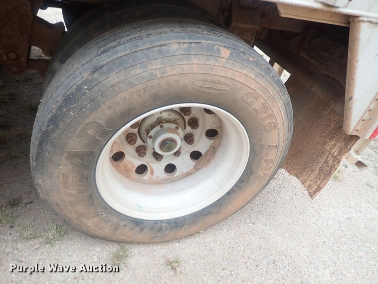 image for item DC1466 2002 Guthrie Wilkens GWFT50 walking floor trailer