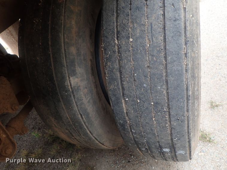 image for item DC1466 2002 Guthrie Wilkens GWFT50 walking floor trailer