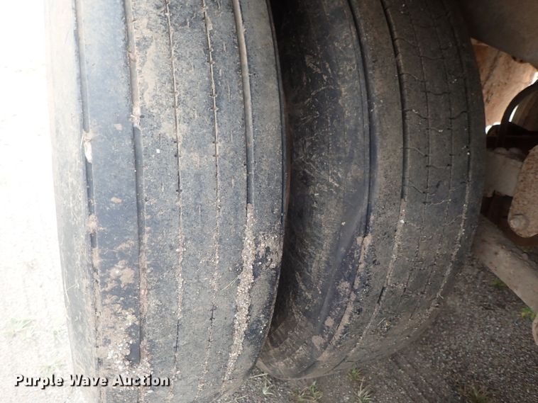 image for item DC1466 2002 Guthrie Wilkens GWFT50 walking floor trailer