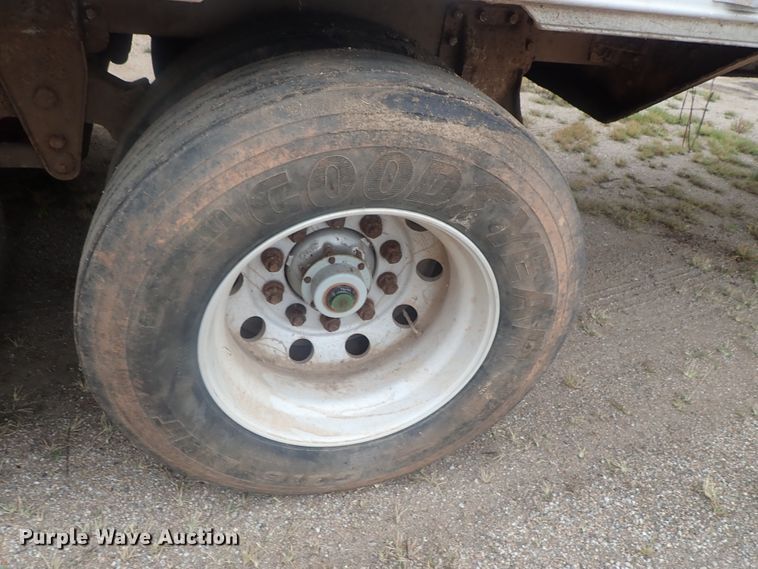 image for item DC1466 2002 Guthrie Wilkens GWFT50 walking floor trailer