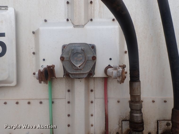 image for item DC1467 2002 Guthrie Wilkens GWFT50 walking floor trailer