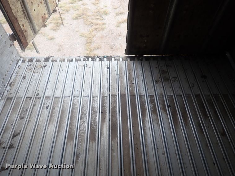 image for item DC1467 2002 Guthrie Wilkens GWFT50 walking floor trailer