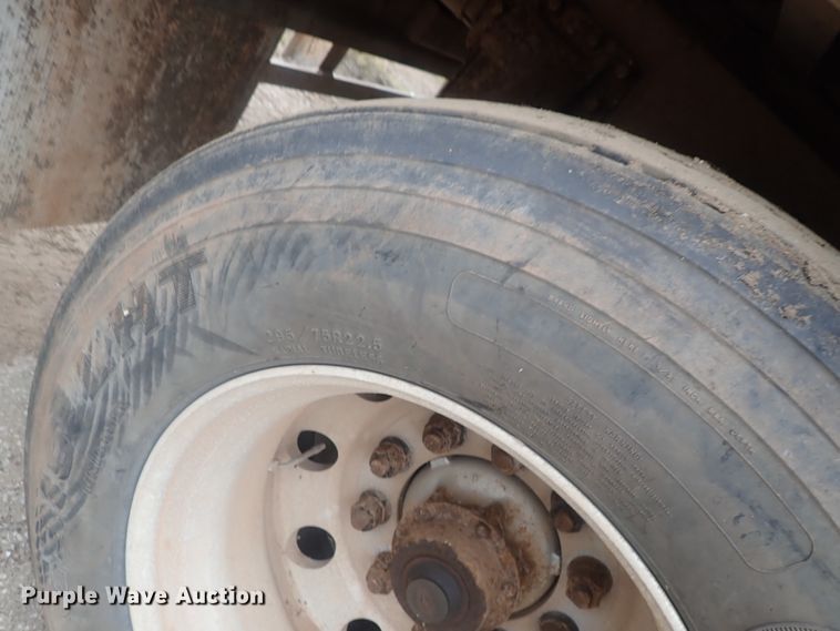 image for item DC1467 2002 Guthrie Wilkens GWFT50 walking floor trailer