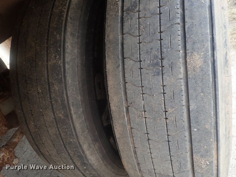 image for item DC1467 2002 Guthrie Wilkens GWFT50 walking floor trailer