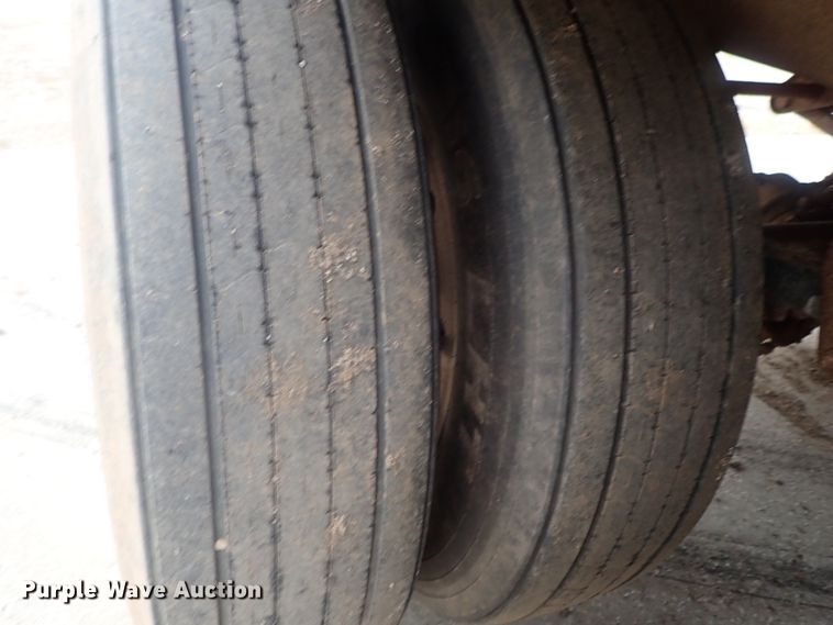 image for item DC1467 2002 Guthrie Wilkens GWFT50 walking floor trailer