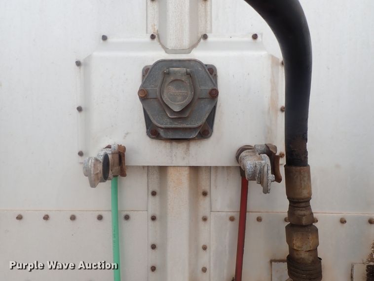 image for item DC1468 2002 Guthrie Wilkens GWFT50 walking floor trailer