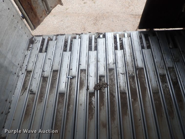 image for item DC1468 2002 Guthrie Wilkens GWFT50 walking floor trailer