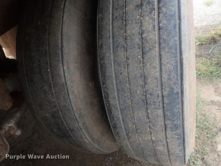 image for item DC1468 2002 Guthrie Wilkens GWFT50 walking floor trailer