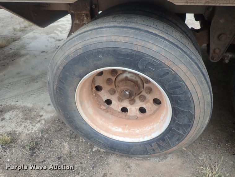 image for item DC1468 2002 Guthrie Wilkens GWFT50 walking floor trailer