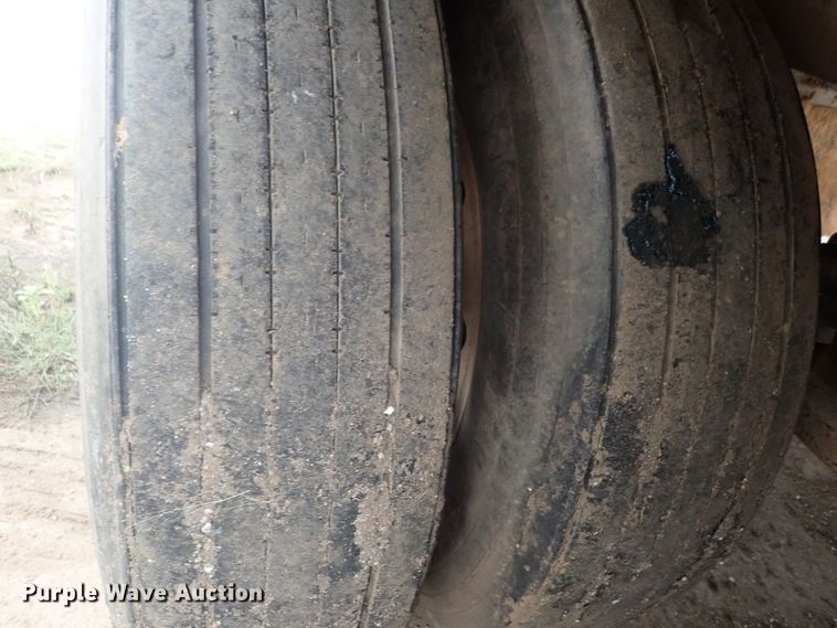 image for item DC1468 2002 Guthrie Wilkens GWFT50 walking floor trailer