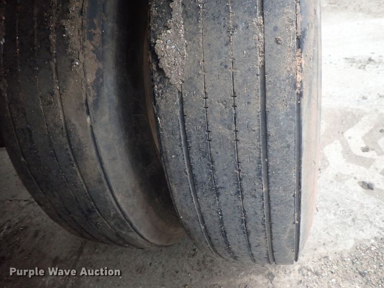 image for item DC1468 2002 Guthrie Wilkens GWFT50 walking floor trailer